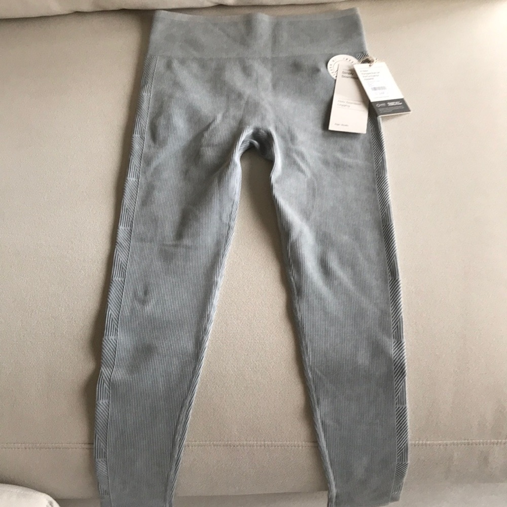 Vuori Legging Helix Seamless Light Cloud BNWT M